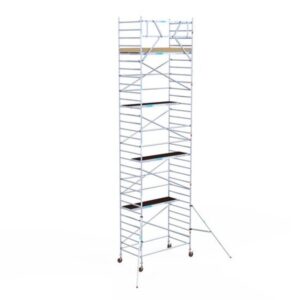 Rolsteiger Euroscaffold Basic 1.35×2.50×10.2m werkhoogte tegen de gevel
